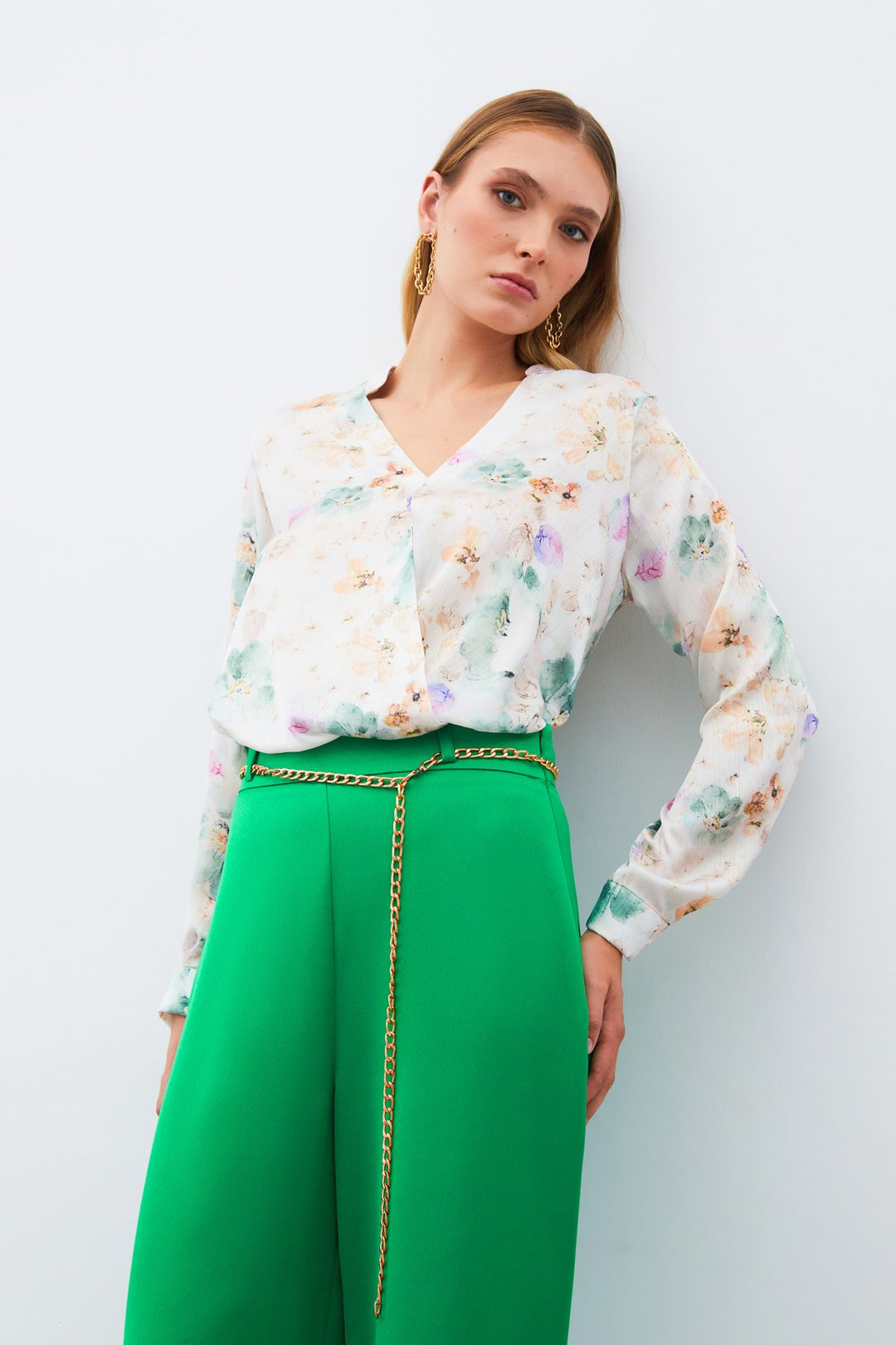 stn1515_blouse_tan_floral_satin (8).jpg