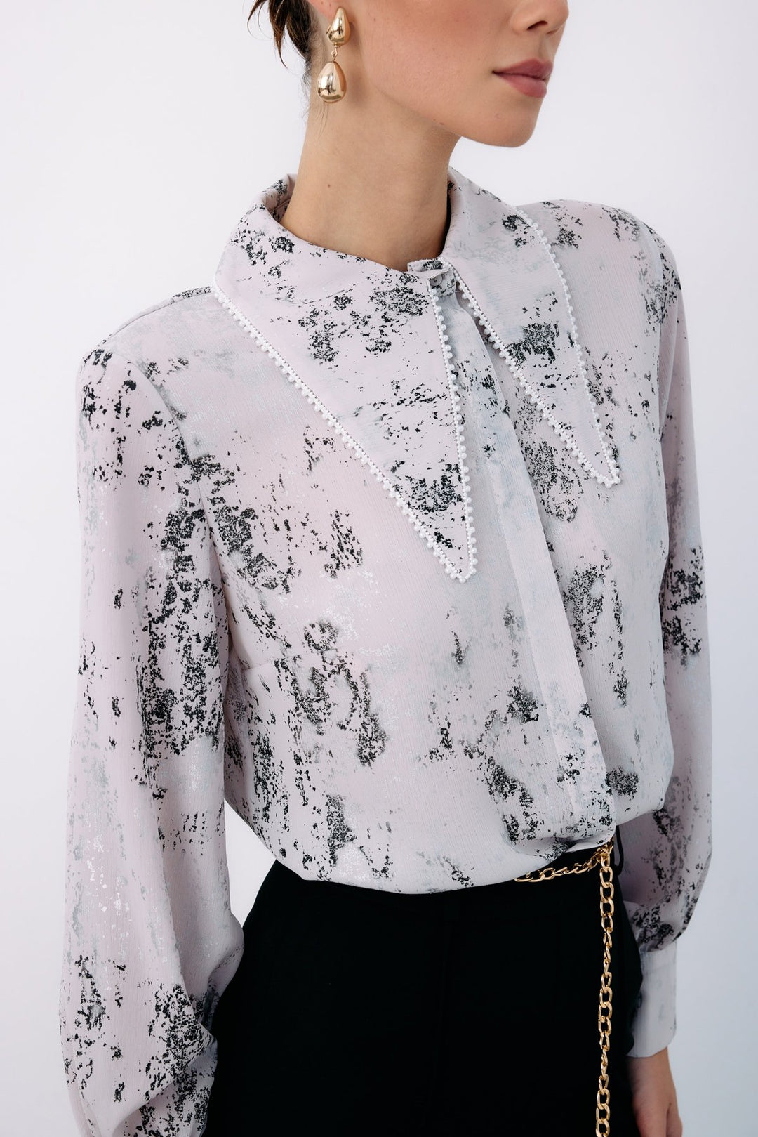 stn2514_blouse_silver_dagger-collar (2).jpg